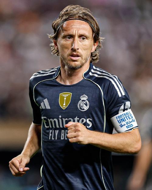 江坤宇守备数据领先联盟