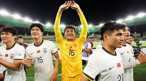 西甲皇马球迷抗议弗洛伦蒂诺主席